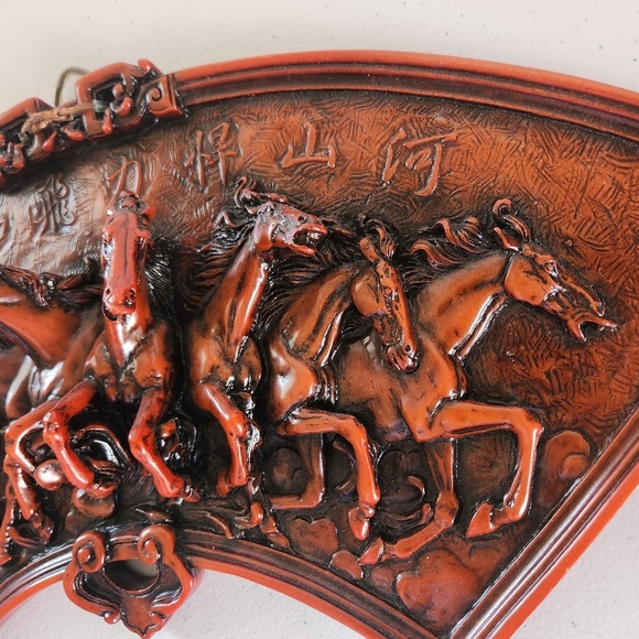 Vintage Resin 3D Horses Chinese Red Knot Wall Hanging Art Plaque Sculpture 70s - Picture 2 of 9